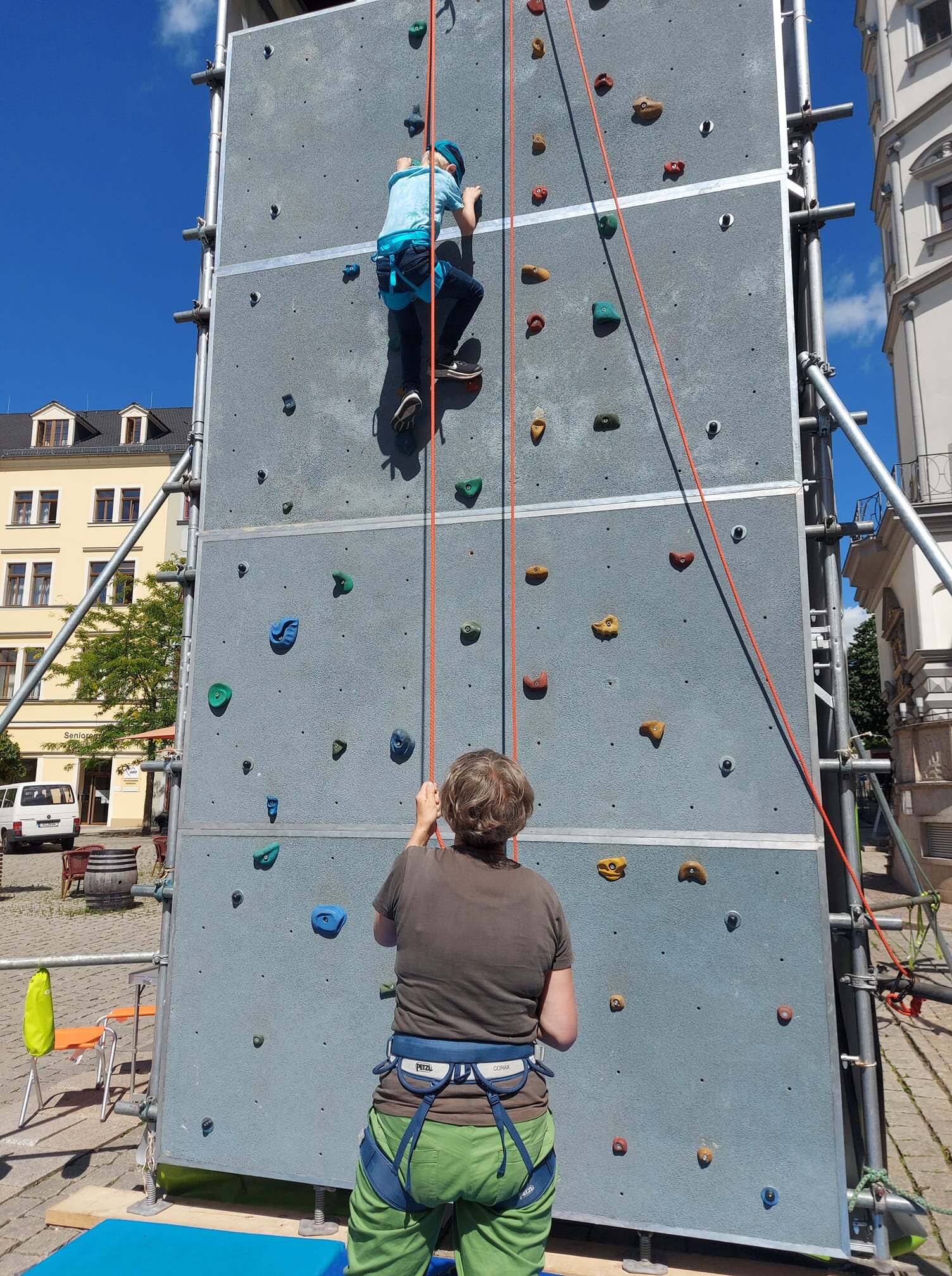 mobile Kletterwand im Stadtzentrum von Gera | © Carmen Prang